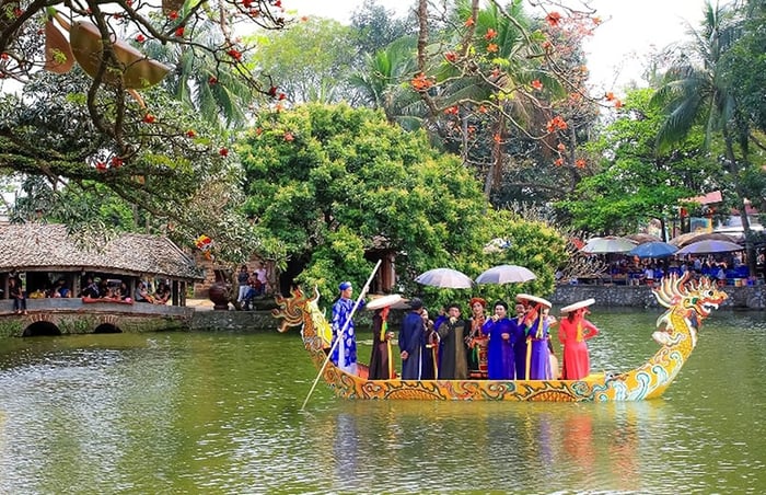 Chùa Thầy là một điểm đến không thể bỏ qua khi bạn đến Hà Nội. Với kiến trúc độc đáo và vẻ đẹp yên bình, chùa Thầy là nơi thu hút rất nhiều du khách mỗi năm.