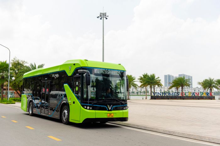 VinBus chính thức ra mắt và hoạt động tuyến xe buýt điện thông minh đầu tiên tại Việt Nam vin-bus-3.JPG