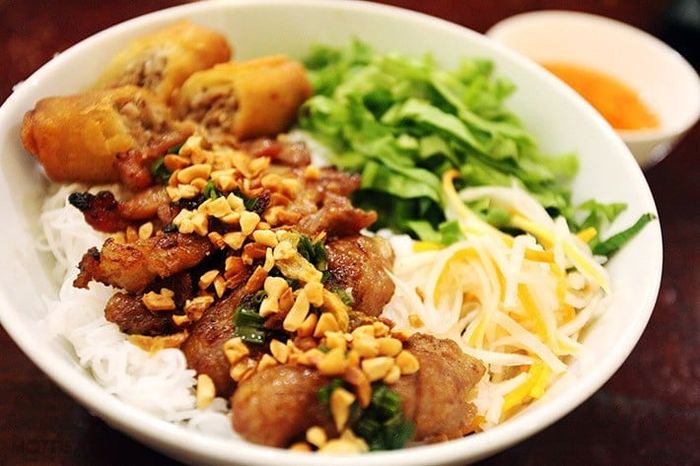 Trưa ở Sài Gòn