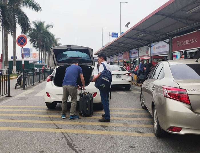 Phương tiện di chuyển tới sân bay Nội Bài