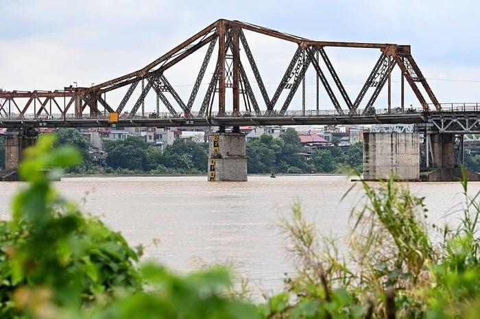 Cầu Long Biên