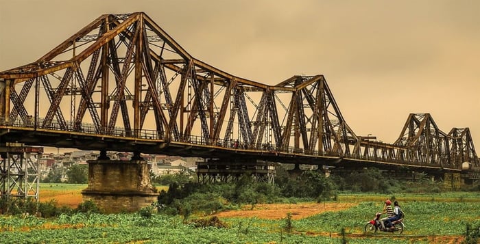 Cầu Long Biên