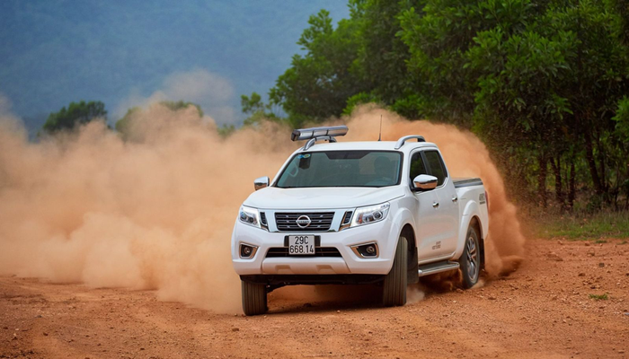 Nissan Navara hiện đang có chương trình ưu đãi giảm 50% phí trước bạ cho khách hàng mua xe đến hết ngày 30/4. Liệu đây có là lựa chọn đáng để đầu tư?