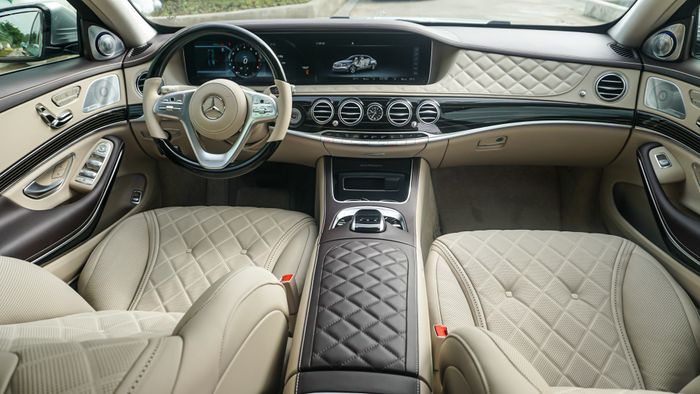 Mercedes-Maybach S560 4MATIC màu hiếm Emerald Green đầu tiên tại Việt Nam Mercedes-Maybach-S560-4MATIC-Emerald Green (18).JPG