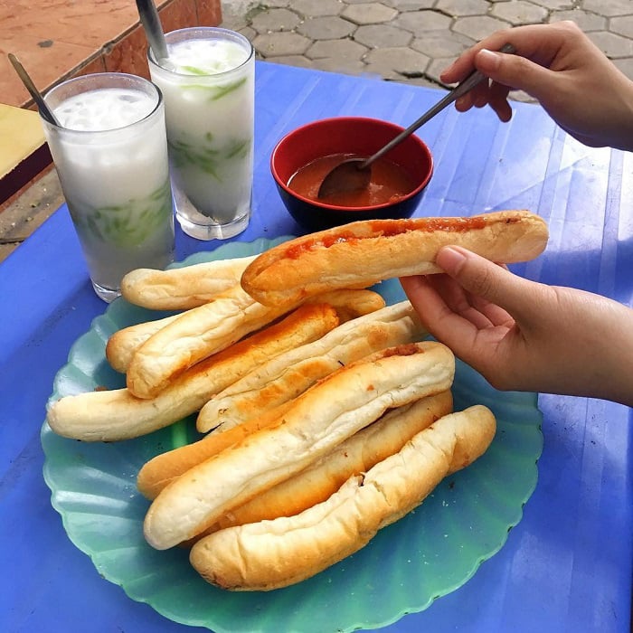 bánh mì que Hải Phòng