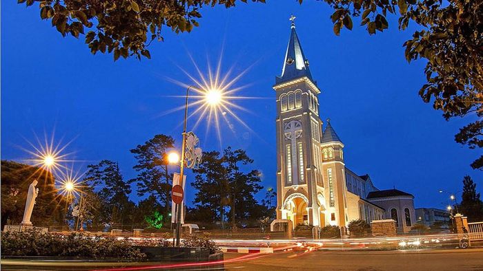 Khám phá danh sách 10 nhà thờ ấn tượng nhất ở Đà Lạt