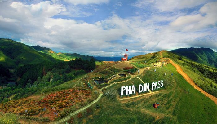 Khám phá đường đi thú vị đến đèo Pha Đin