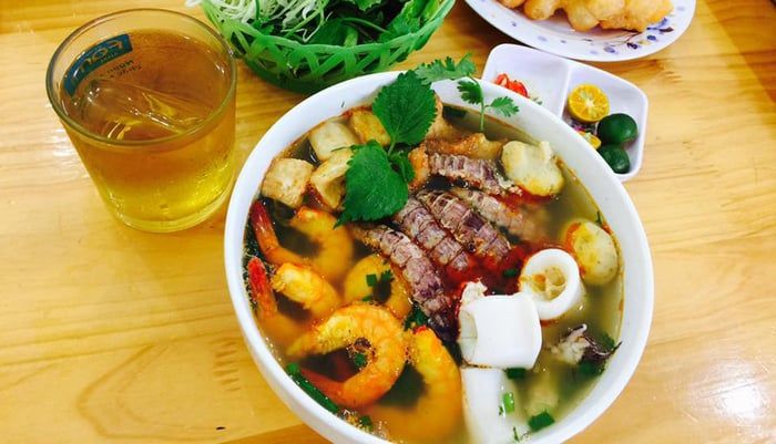 Miến tôm ở phố Hàng Đồng thơm ngon đến “quên lối về” (Nguồn ảnh: Foody)