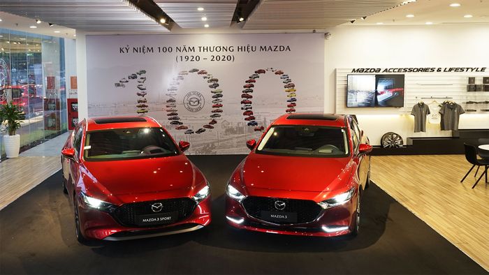 Mazda mang đến ưu đãi cho khách hàng trong dịp lễ Giáng sinh và Năm mới với cặp đôi All-New Mazda3 Sedan & All-New Mazda3 Sport phiên bản kỷ niệm 100 năm thương hiệu Mazda. Hình ảnh: bo-doi-all-new-mazda3-sedan-va-all-new-mazda3-sport-phien-ban-ky-niem-100-nam-thuong-hieu-mazda.jpg