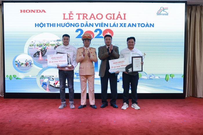 Cuộc thi “Hướng dẫn viên Lái xe an toàn năm 2020” vẫn sôi động