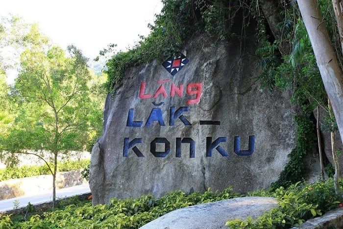 Khu du lịch Trăm Trứng