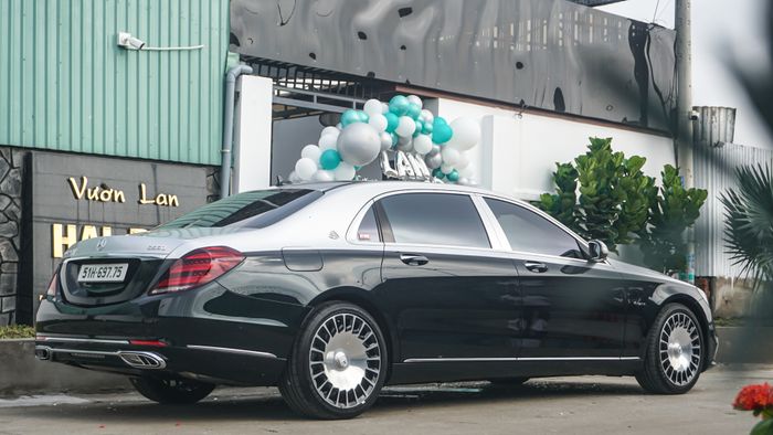 Mercedes-Maybach S560 4MATIC màu hiếm Emerald Green đầu tiên tại Việt Nam Mercedes-Maybach-S560-4MATIC-Emerald Green (15).JPG