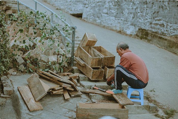 Tìm lại chút bình yên đã vô tình bị bỏ quên tại Tiệm May Kỷ Niệm