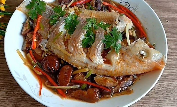 Cá hấp cuốn bánh tráng