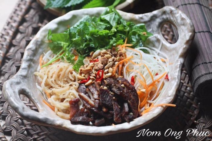 Nộm bò khô Hà Nội