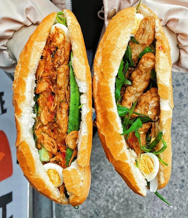 Bánh mì chả cá Nha Trang