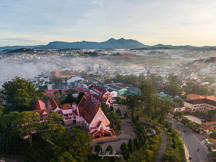 Nhà thờ Domaine De Marie - Dấu ấn Châu Âu giữa trái tim Đà Lạt 4