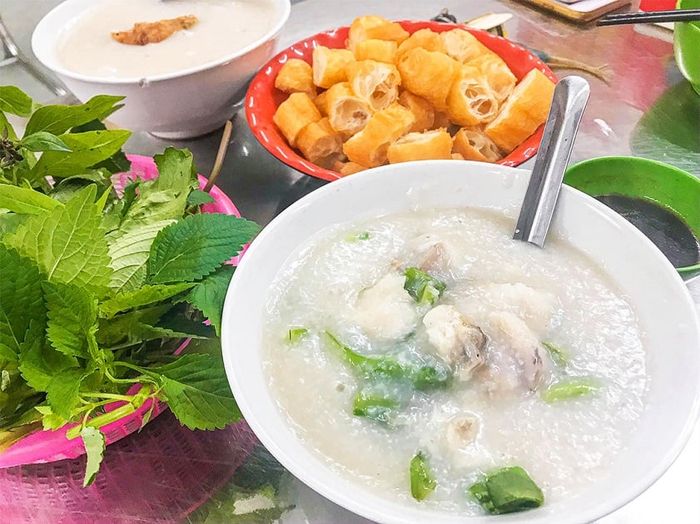 Cháo đêm ở Hà Nội