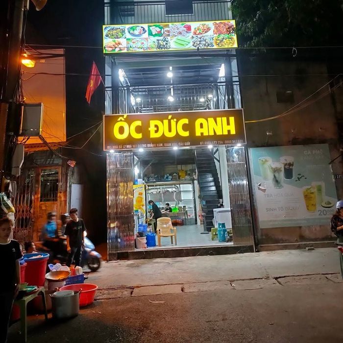 Quán nhậu vỉa hè Hà Nội