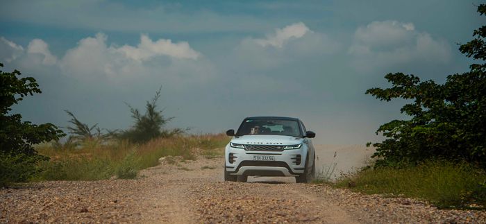 Giảm giá 10% cho Range Rover Evoque và Range Rover Vogue để kích cầu cuối năm. Ảnh: rr-evoque-ngoai-that-3.jpg