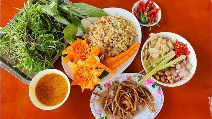 Du lịch biển Hải Tiến Thanh Hóa có món ăn ngon gì? Gợi ý: Gỏi cá nhệch Nga Sơn