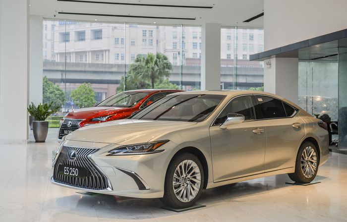 Lexus ES 2021 ra mắt tại Việt Nam: Nâng cao tính an toàn, giữ nguyên giá ngoại thất Lexus ES 250