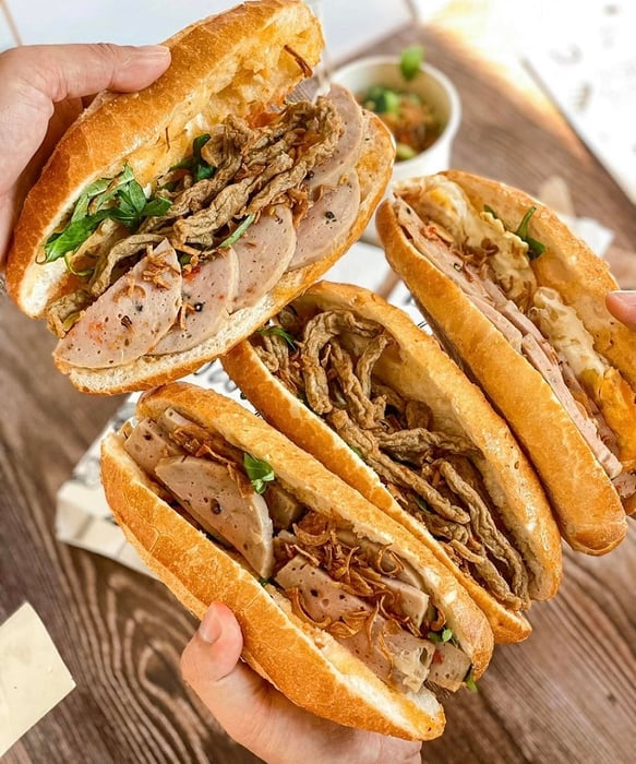 Bánh mì chả cá Nha Trang