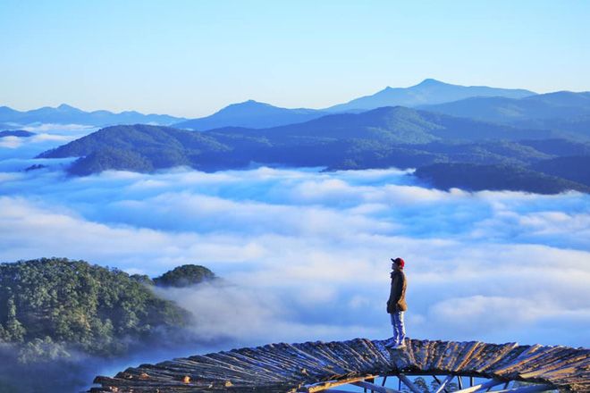 Cầu gỗ săn mây ở Đà Lạt - Phong cảnh tuyệt đẹp của vùng cao nguyên