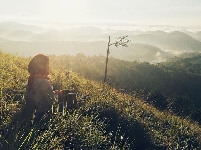 Đi trekking đỉnh Hòn Bồ Đà Lạt để tận hưởng cảm giác bình yên, tĩnh lặng trên đỉnh núi. Ảnh: @mynameisbap