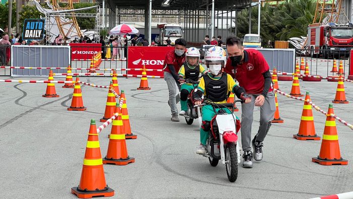 Trường đua mini dành cho trẻ em “Kid Training” – Một hoạt động mới lôi cuốn tại VMRC 2022 vmrc-2022-kid-training4.jpg