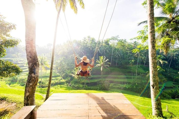 Thức tỉnh cảm xúc cùng Bali Swing nổi tiếng ở đảo Bali 4