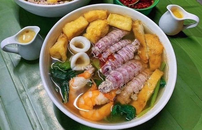 Bún hải sản Hà Nội