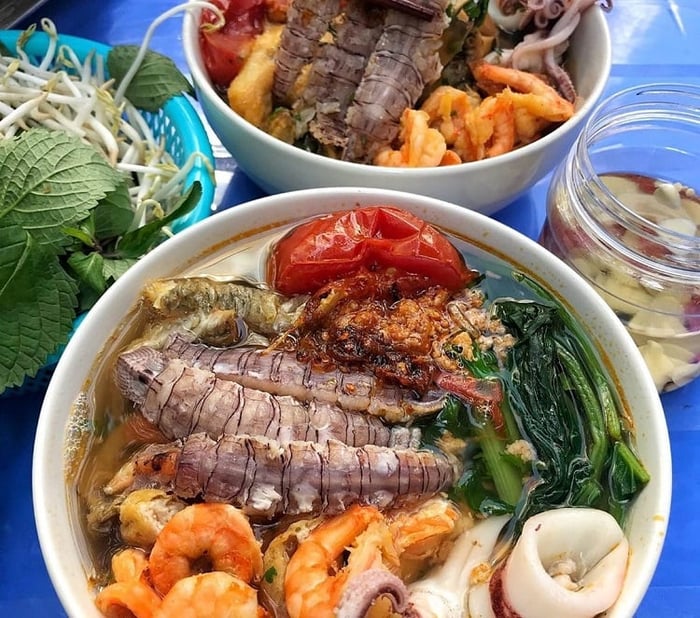 Bún hải sản Hà Nội