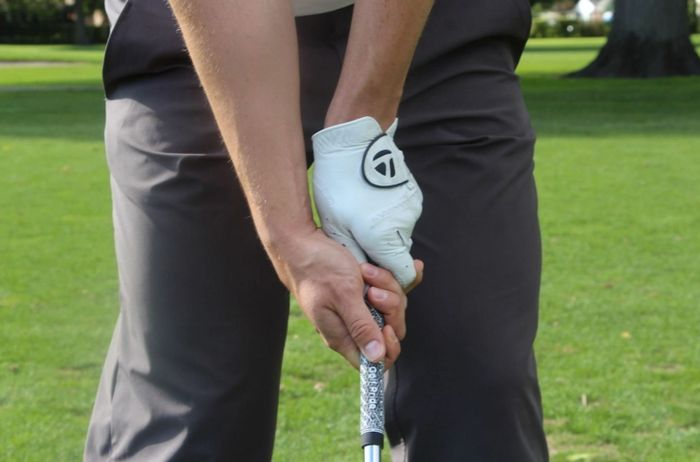 Kỹ thuật cầm gậy golf