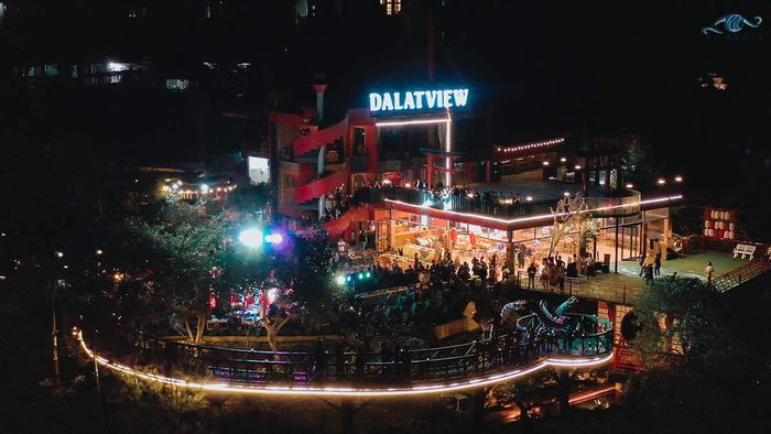 Cổng trời ở Đà Lạt - Di Linh View - Một quán cà phê thơ mộng như một sợi dây nối giữa trời và đất 2