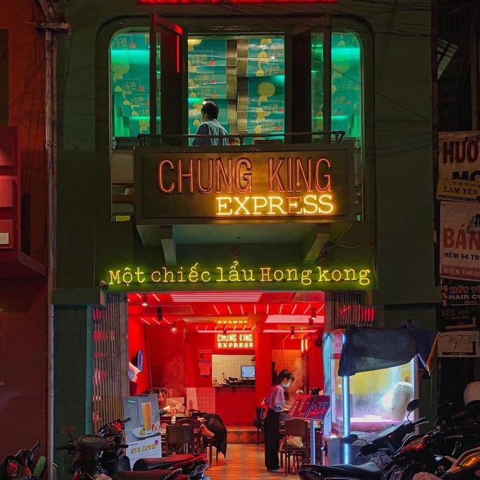 Trải nghiệm lẩu Hồng Kông tại nhà hàng Chungking Express ở Đà Lạt