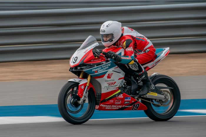 Chặng 1 ARRC 2024: Gửi đi những tiếc nuối từ trường đua Chang, Thái Lan. Kết quả Race 1: Cao Việt Nam tiếp tục không thể đạt được bục podium. Ảnh: race-1-arrc-2024-8.jpg