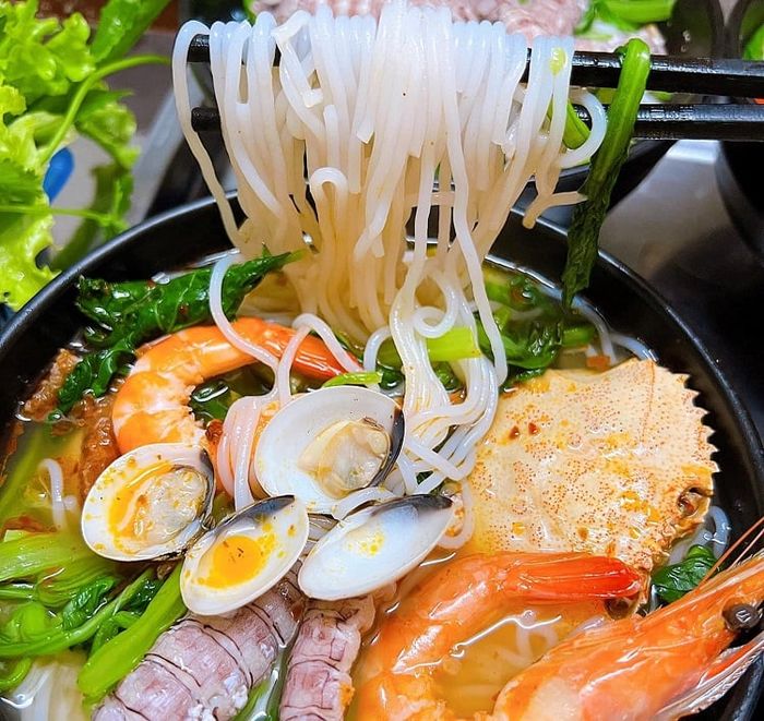 Bún hải sản Hà Nội