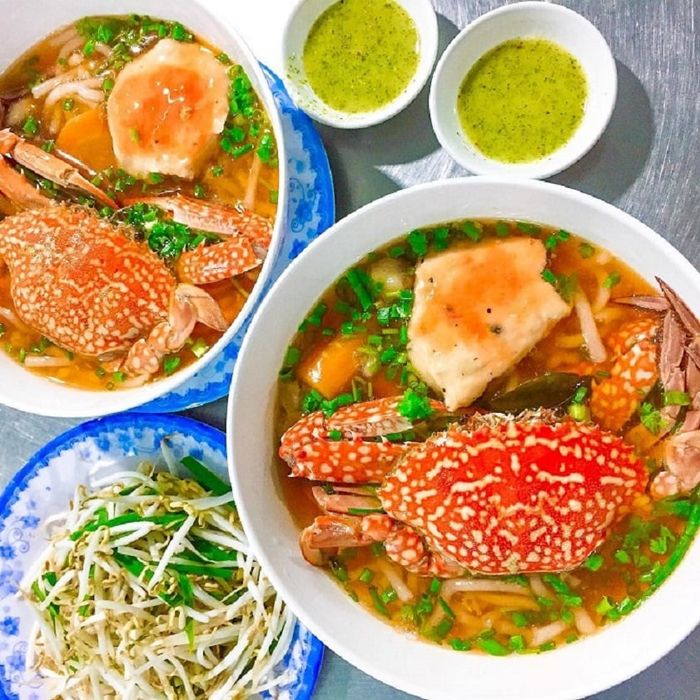 Đặc sản bánh canh ghẹ của Hà Nội