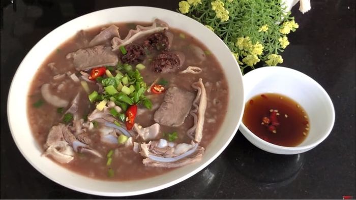 Cháo bò kiểu Huế