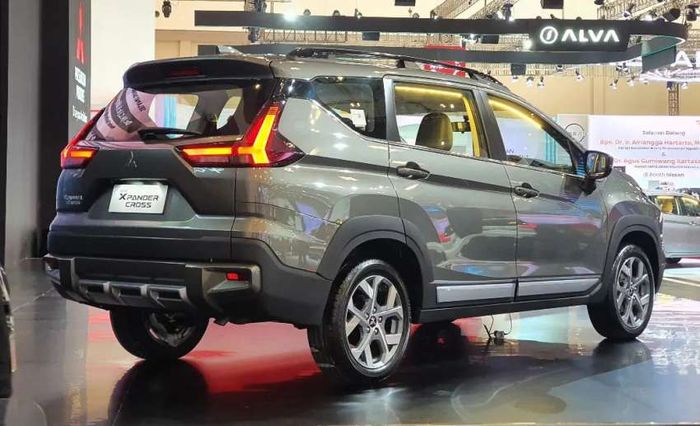 Mitsubishi Xpander Cross 2023 ra mắt, giá khoảng 492 triệu đồng