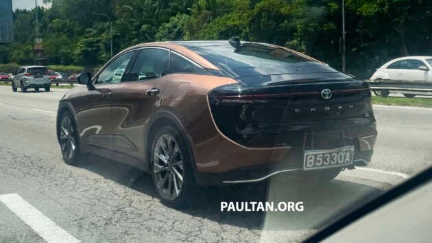 Toyota Crown Hybrid 2024 xuất hiện đầy bất ngờ tại khu vực Đông Nam Á với ảnh 2024-toyota-crown-malaysia-spyshot-2-630x354.jpg