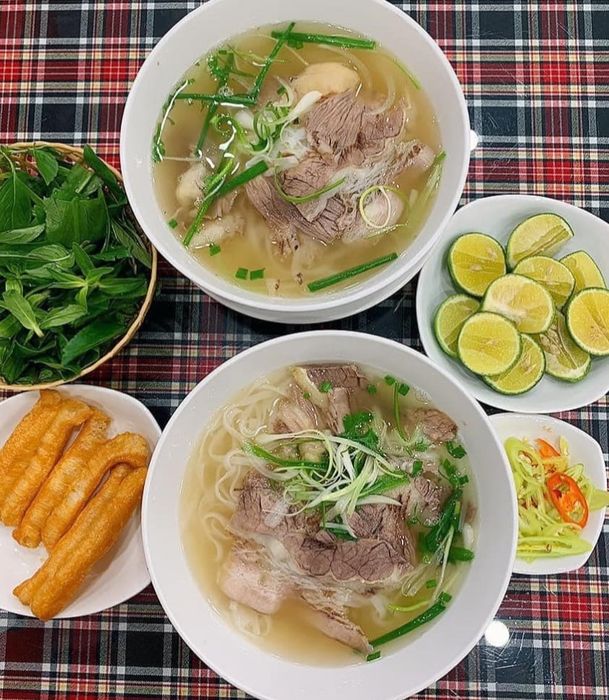 Món phở Huế