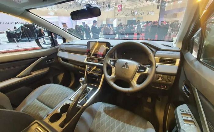 Mitsubishi Xpander Cross 2023 ra mắt, giá ước lượng từ 492 triệu đồng
