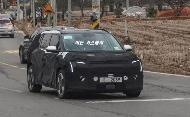 Kia EV3 bản tiền thương mại lộ diện, ngày ra mắt sắp cận kề kia-ev-3-pre-production-model-3jpg.webp