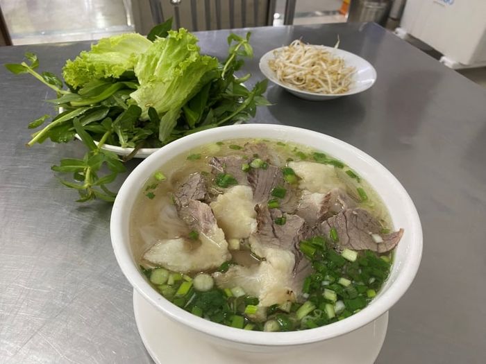 Món phở Huế