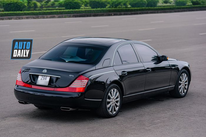 Chiếc Maybach 57S đời 2009, đã đi được 30.000 km, được bán với giá cao hơn so với một chiếc Maybach S 450 năm 2024.