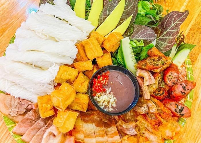 Bún đậu mắm tôm Huế đặc trưng