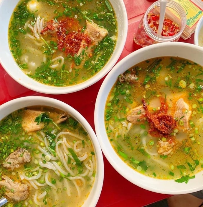 Bánh canh cá lóc Huế