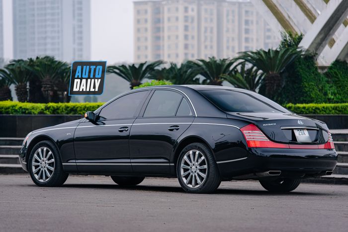 Một chiếc Maybach 57S đời 2009, đã đi 30.000 km, được bán với giá cao hơn so với một chiếc Maybach S 450 năm 2024.